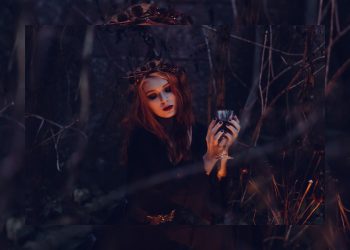 Samhain: A Witch’s Sacred Power Source cover